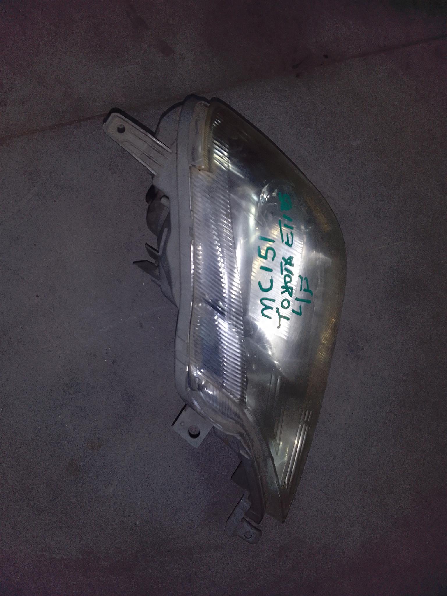 TOYOTA ETIOS LEFT FRONT HEADLIGHT FOR SALE - Private Seller