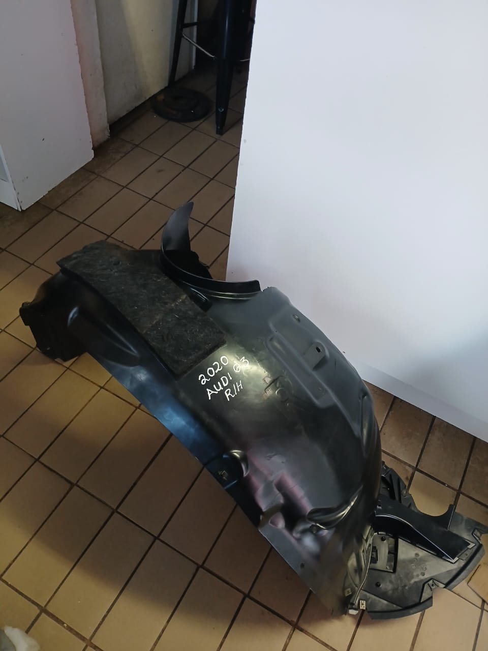 2020 RIGHT SIDE FENDER LINER FOR SALE (AUDI Q3) - Private Seller 2020 RIGHT SIDE FENDER LINER FOR SALE (AUDI Q3) - Private Seller