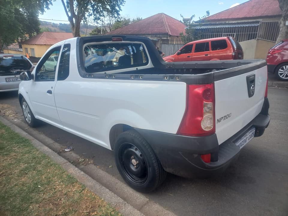 2022 NISSAN NP200 BAKKIE 1.6 PETROL, MANUAL, WHITE COLOR, MILEAGE 65000KMS