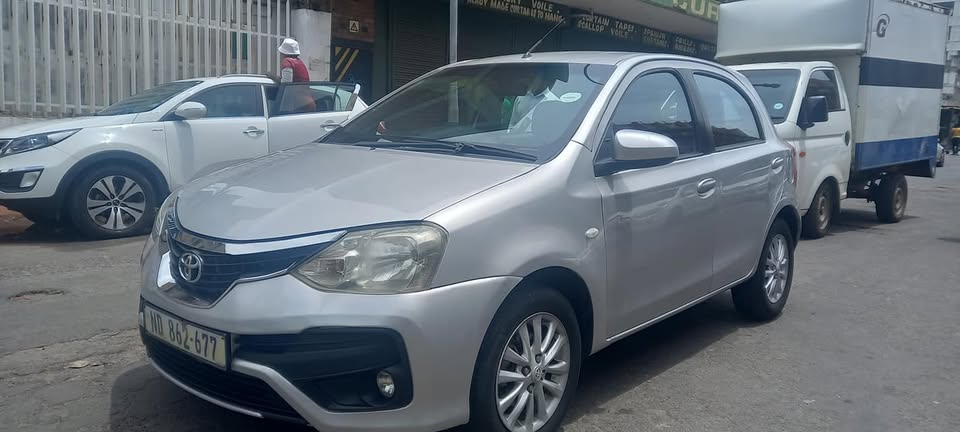 2018 TOYOTA ETIOS 1.5 SPRINTER PETROL, MANUAL, SILVER COLOUR, MILEAGE 72000KM