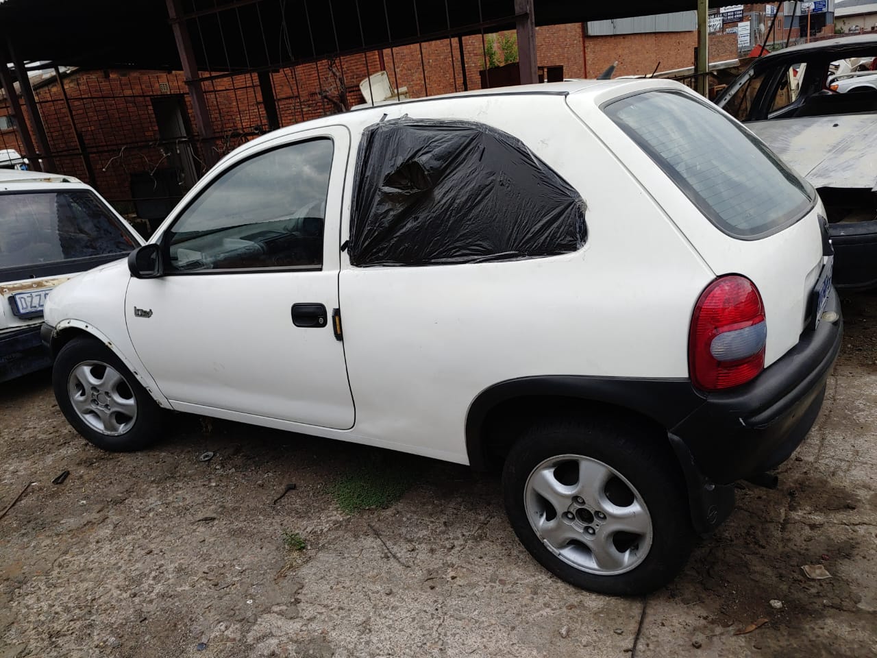 CORSA LITE + BODY PARTS FOR SALE