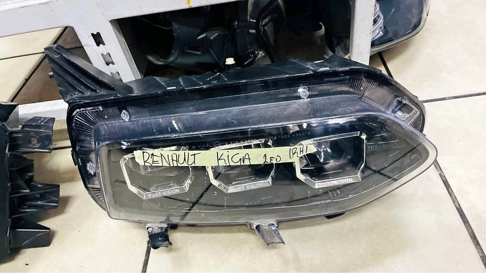 Renault Kiger headlight - Private Seller Renault Kiger headlight - Private Seller