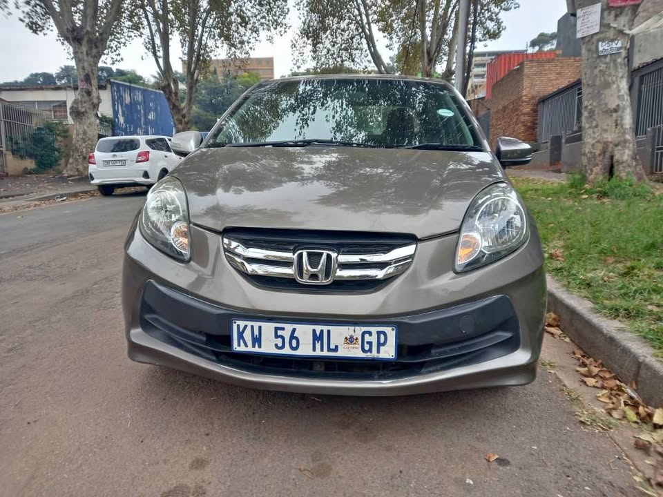 2016 Honda Brio Amaze 1.2 IVTEC Petrol, Manual, Brown 85000kms 2016 Honda Brio Amaze 1.2 IVTEC Petrol, Manual, Brown 85000kms