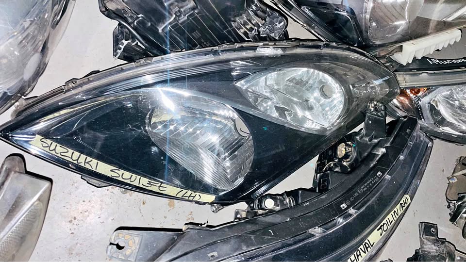 Suzuki Swift headlight - Private Seller Suzuki Swift headlight - Private Seller