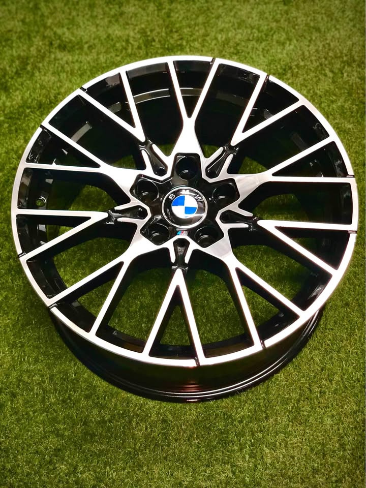 18 inch BMW M2 Comp Reps Rim Set - Private Seller