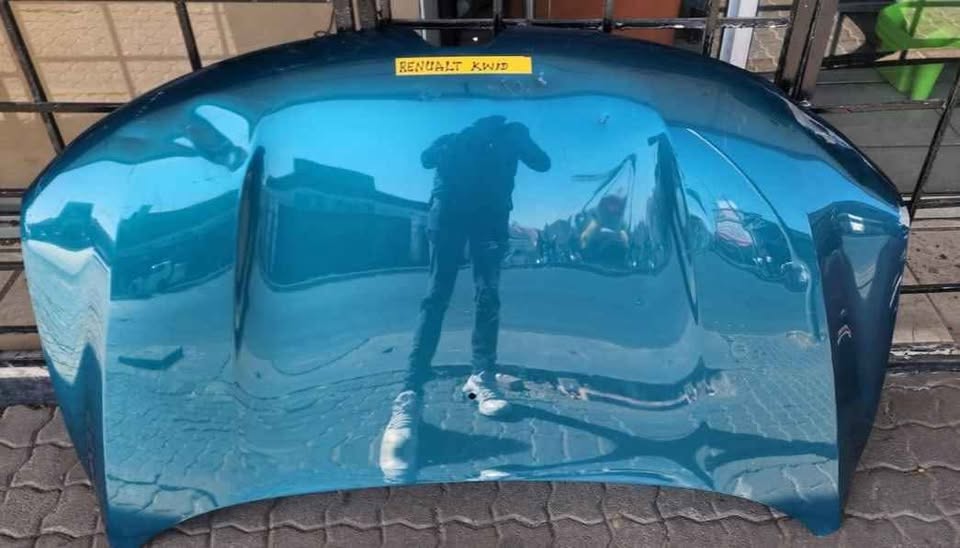 Renault Kwid Bonnet. - Private Seller Renault Kwid Bonnet. - Private Seller