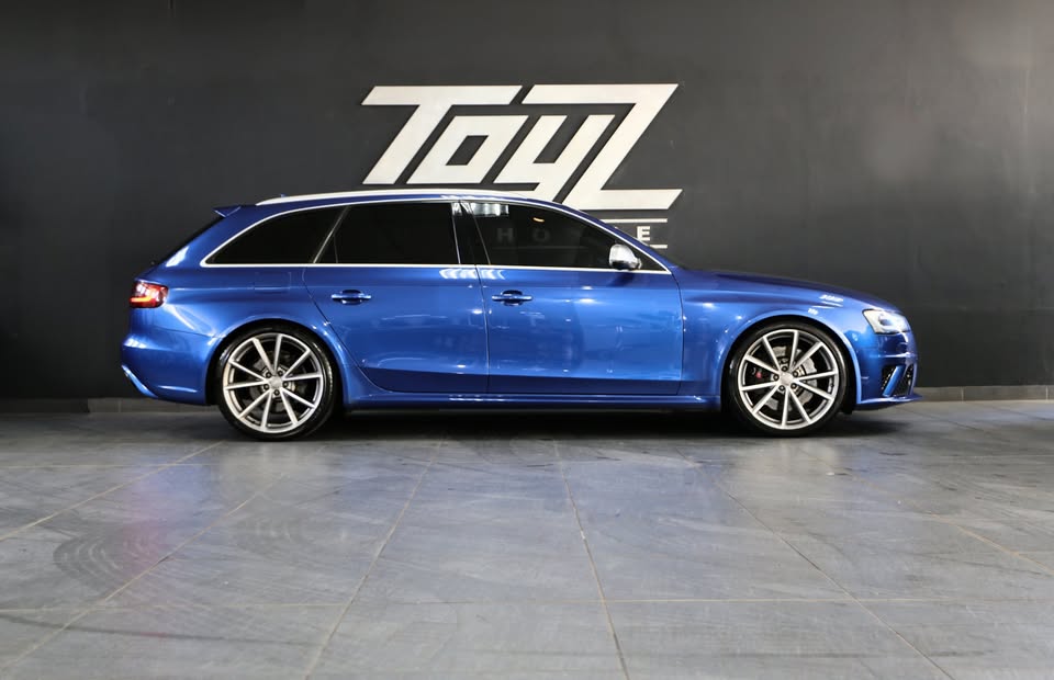 2013 Audi  RS4 Avant Quattro Tiptronic