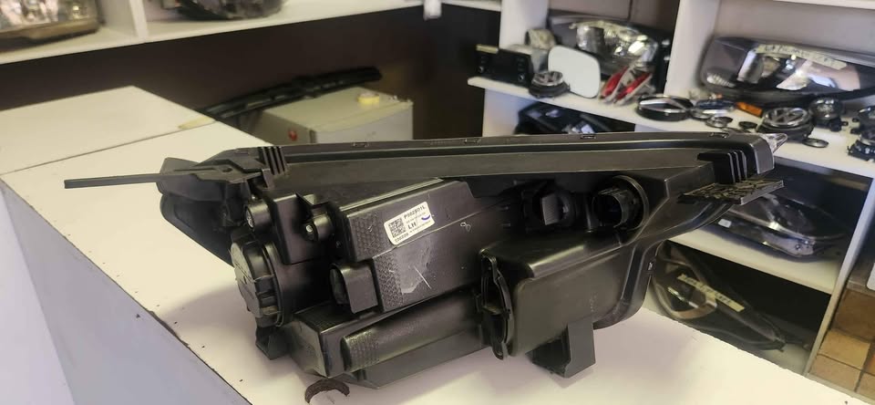 Kia sonet headlight super clean - Private Seller Kia sonet headlight super clean - Private Seller