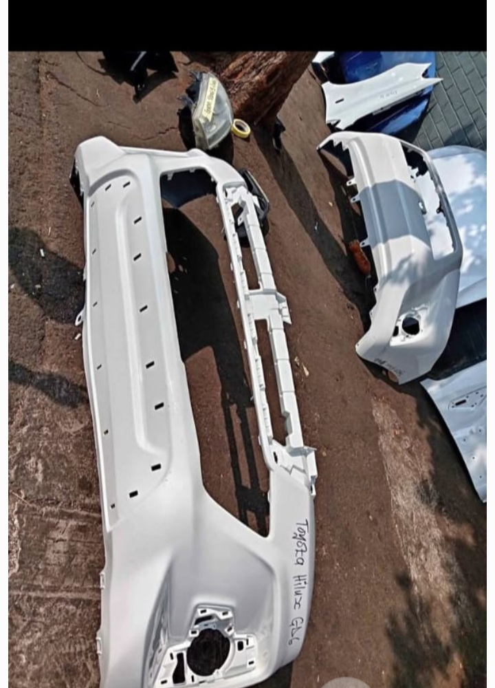 Toyota Hilux GD-6 legend 50 Complete Bumper - Private Seller