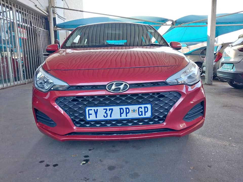 2017 HYUNDAI I20 1.4 70 000KM MAROON COLOR AUTOMATIC PETROL
