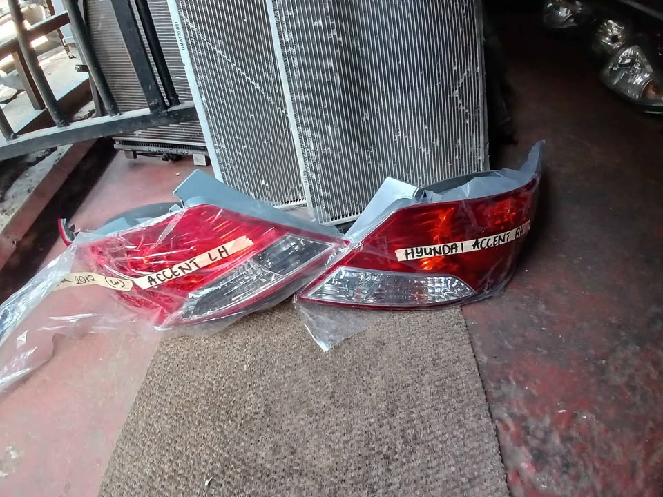 HYUNDAI ACCENT TAILLIGHT BOTH SIDES FOR SELL NOW - Private Seller HYUNDAI ACCENT TAILLIGHT BOTH SIDES FOR SELL NOW - Private Seller