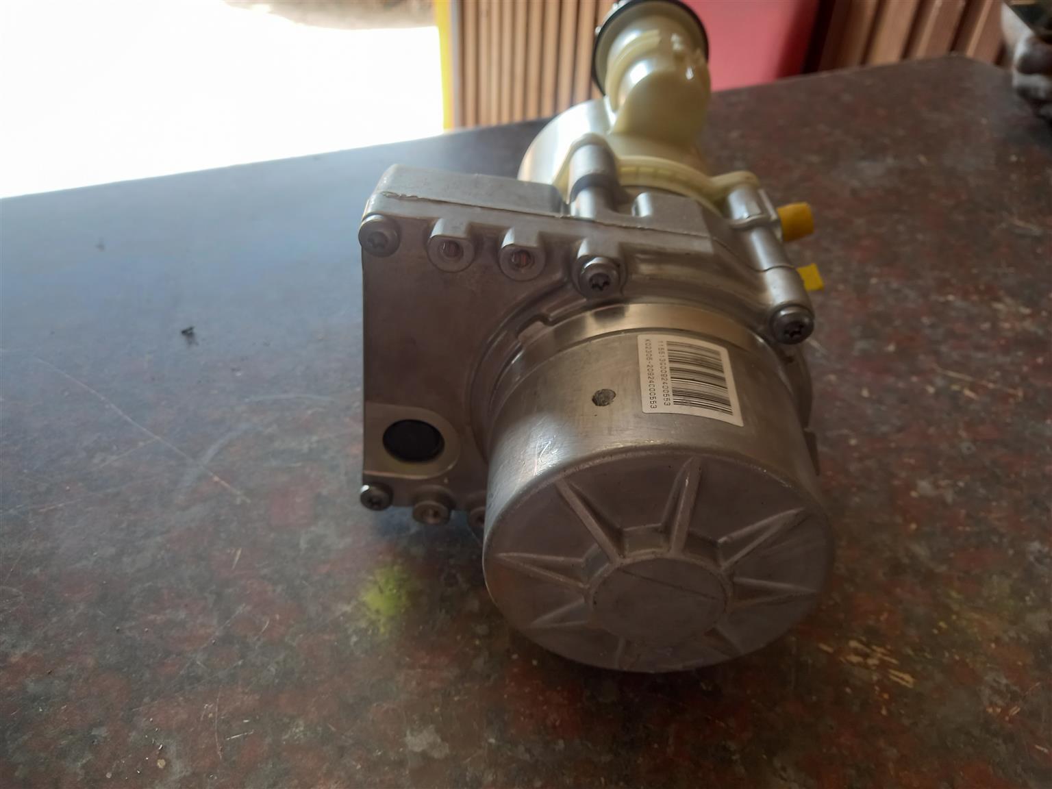 Power steering pump for Renault duster - Private Seller