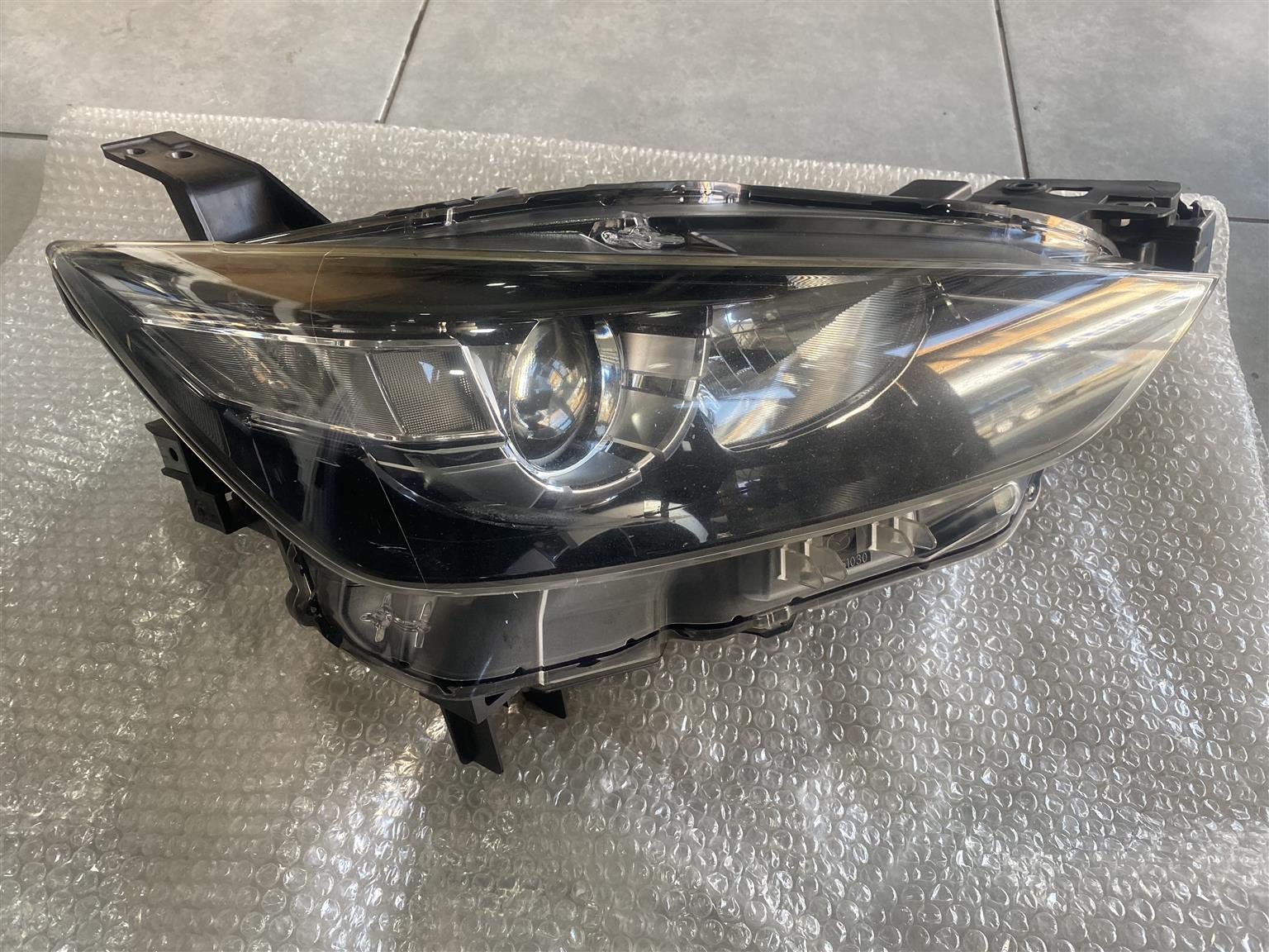 2018 MAZDA CX-3 HALOGEN HEADLIGHT RIGHT SIDE FOR SALE. IN EXCELLENT CONDITION - Private Seller 2018 MAZDA CX-3 HALOGEN HEADLIGHT RIGHT SIDE FOR SALE. IN EXCELLENT CONDITION - Private Seller