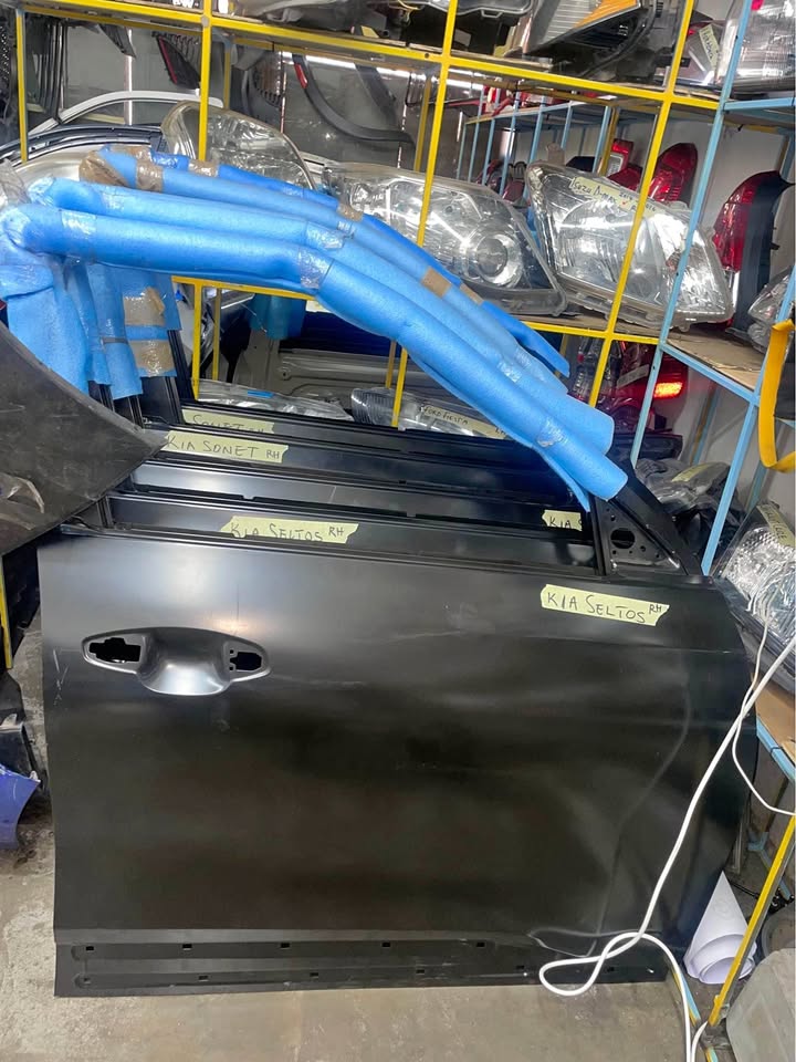 Kia Sonet right doors - Private Seller Kia Sonet right doors - Private Seller