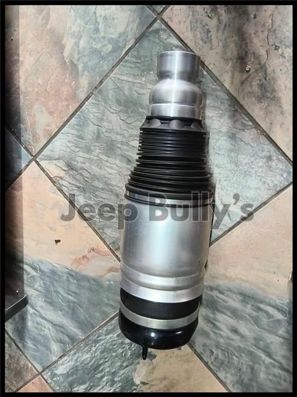 Jeep Grand Cherokee WK2 Front Air Bellow - Private Seller Jeep Grand Cherokee WK2 Front Air Bellow - Private Seller