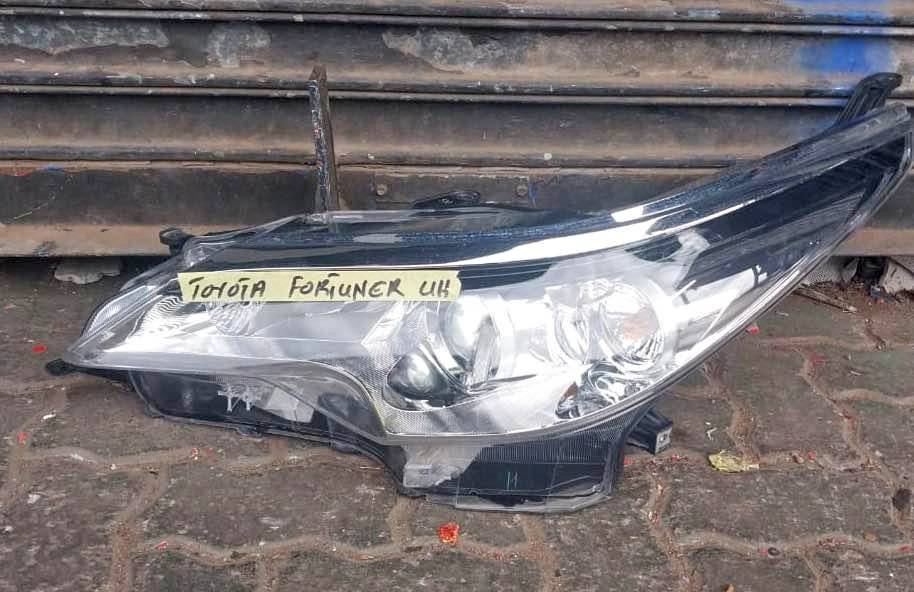 Toyota Fortuner headlight - Private Seller Toyota Fortuner headlight - Private Seller