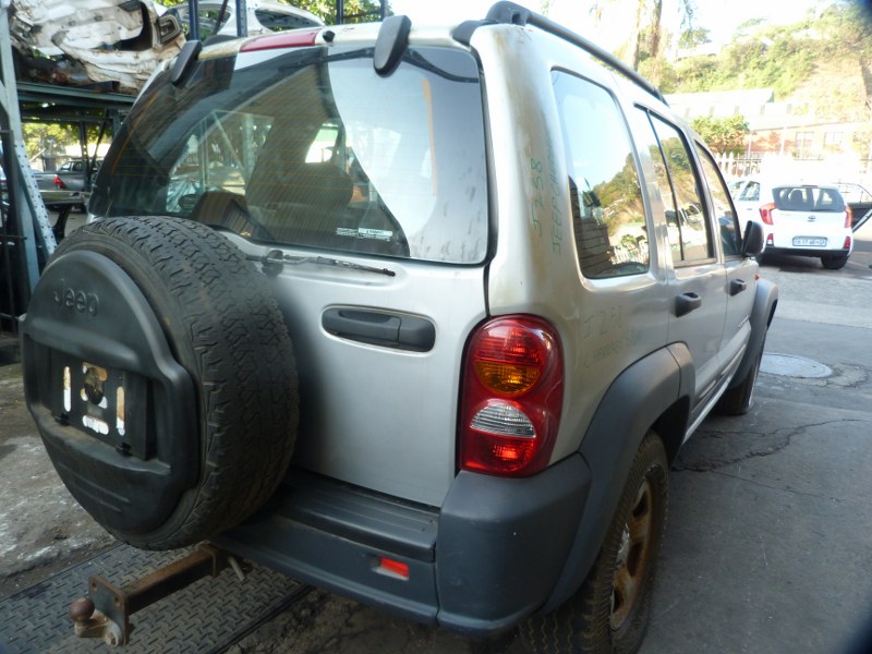 Jeep Cherokee Sport 2.4 Petrol Manual Silver - 2003 SPARESBOYZ STRIPPING FOR SPA - Private Seller Jeep Cherokee Sport 2.4 Petrol Manual Silver - 2003 SPARESBOYZ STRIPPING FOR SPA - Private Seller