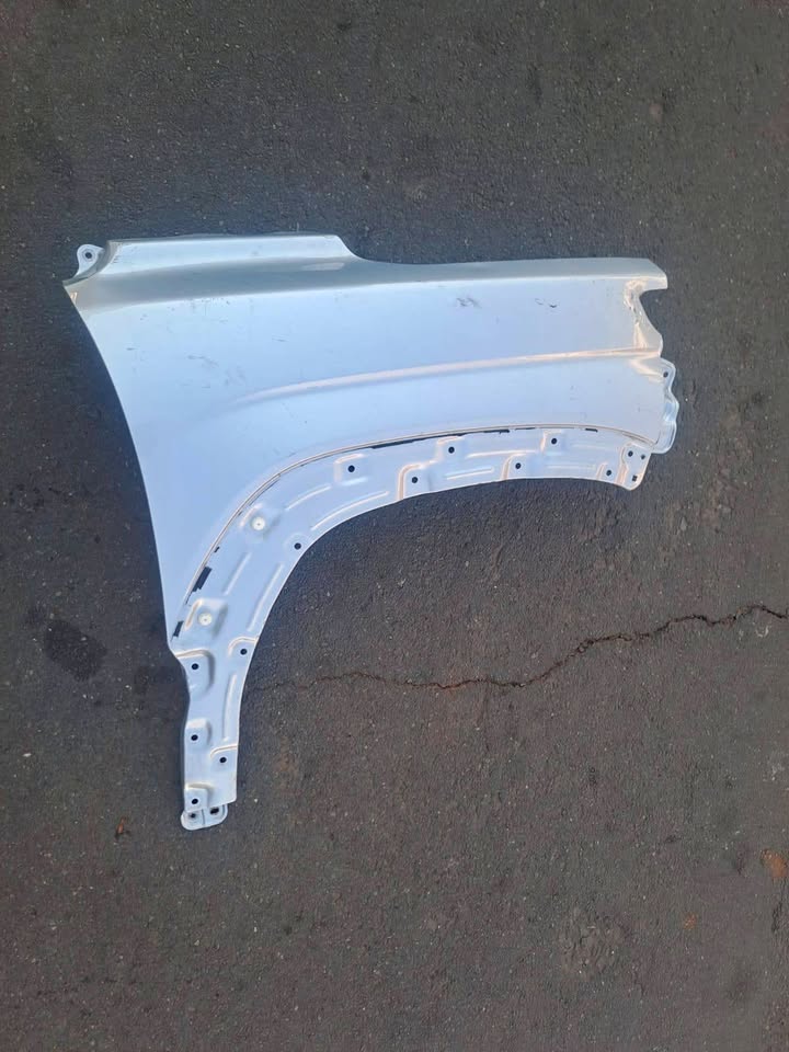 2021 onwards Toyota Urban Cruiser and Suzuki Brezza Right Fender - Private Seller 2021 onwards Toyota Urban Cruiser and Suzuki Brezza Right Fender - Private Seller