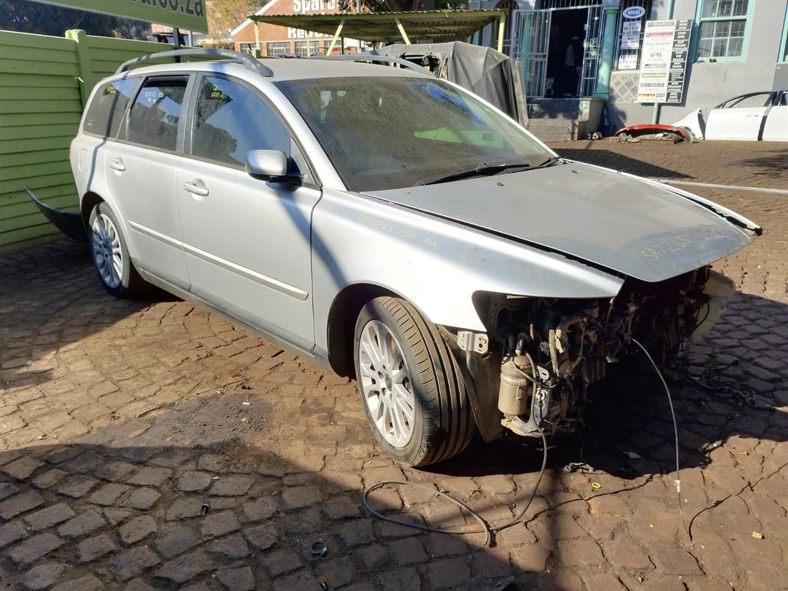 VOLVO V50 2.5 T5 FOR STRIPPING - Private Seller VOLVO V50 2.5 T5 FOR STRIPPING - Private Seller