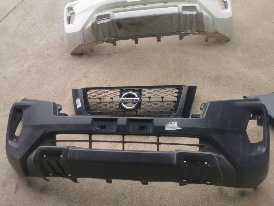 Nissan Navara front bumper and grill - Private Seller Nissan Navara front bumper and grill - Private Seller