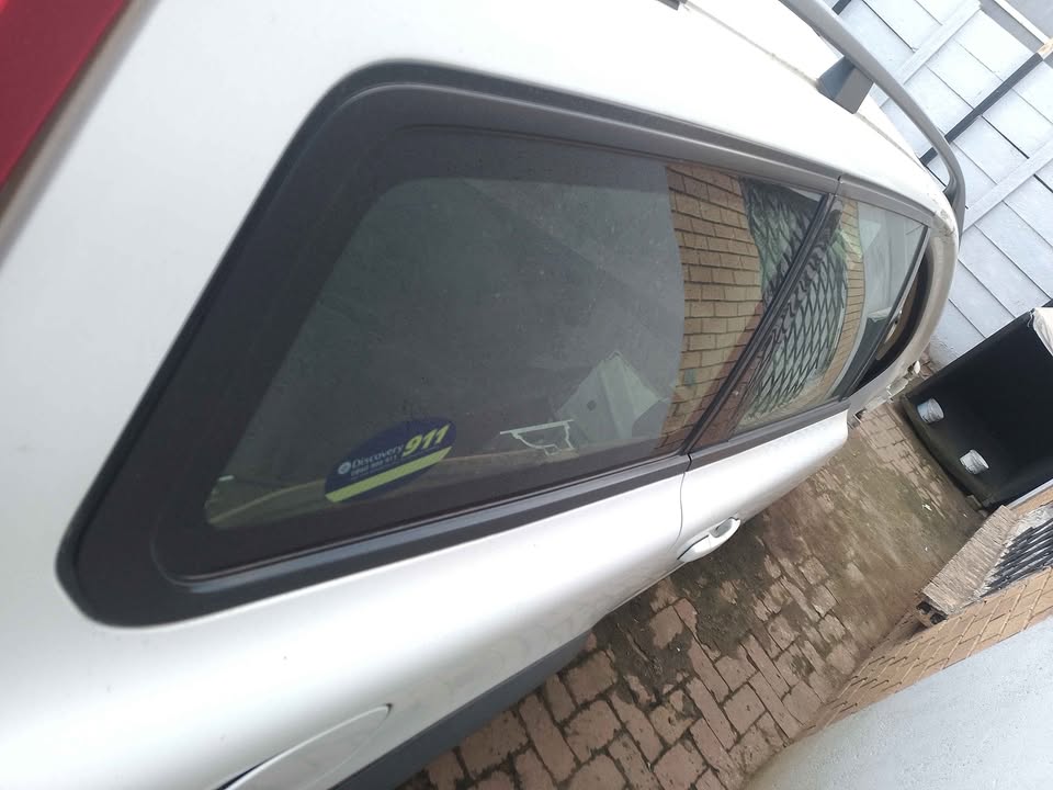 VOLVO XC70 2010 REAR RIGHT GLASS AVAILABLE DELIVERY AVAILABLE COUNTRY WIDE - Private Seller VOLVO XC70 2010 REAR RIGHT GLASS AVAILABLE DELIVERY AVAILABLE COUNTRY WIDE - Private Seller