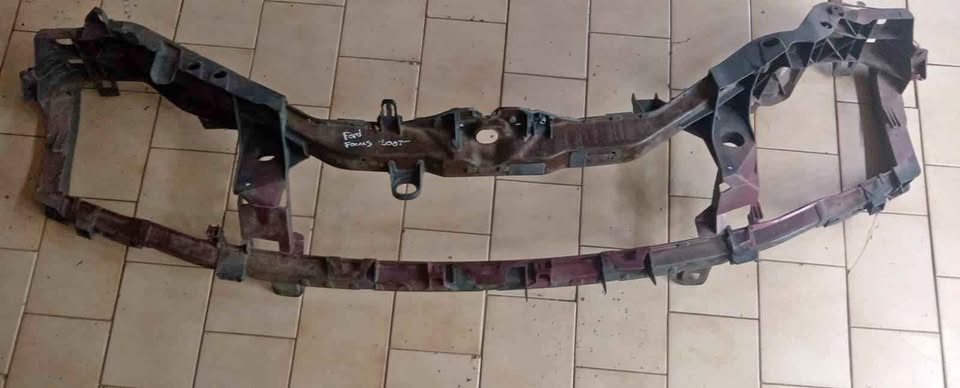 Ford focus 2007 cradle