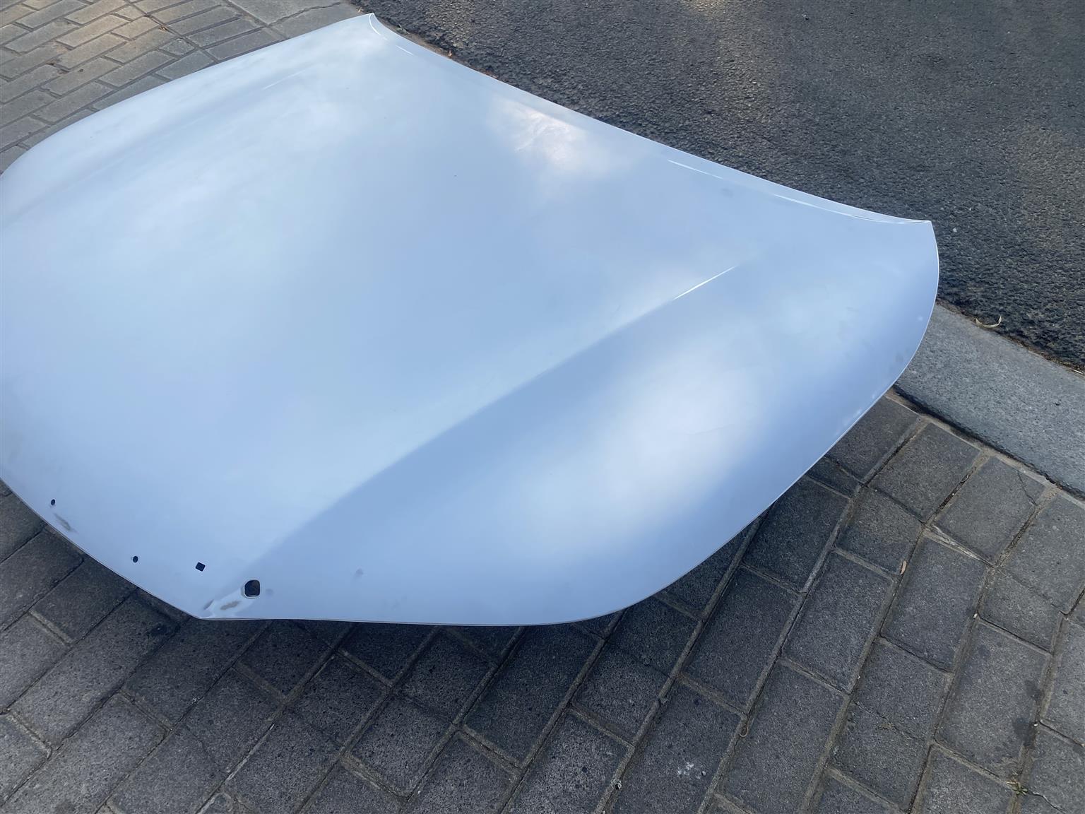 2024 TOYOTA HILUX GD-6 BONNET HOOD FOR SALE. IN EXCELLENT CONDITION - Private Seller