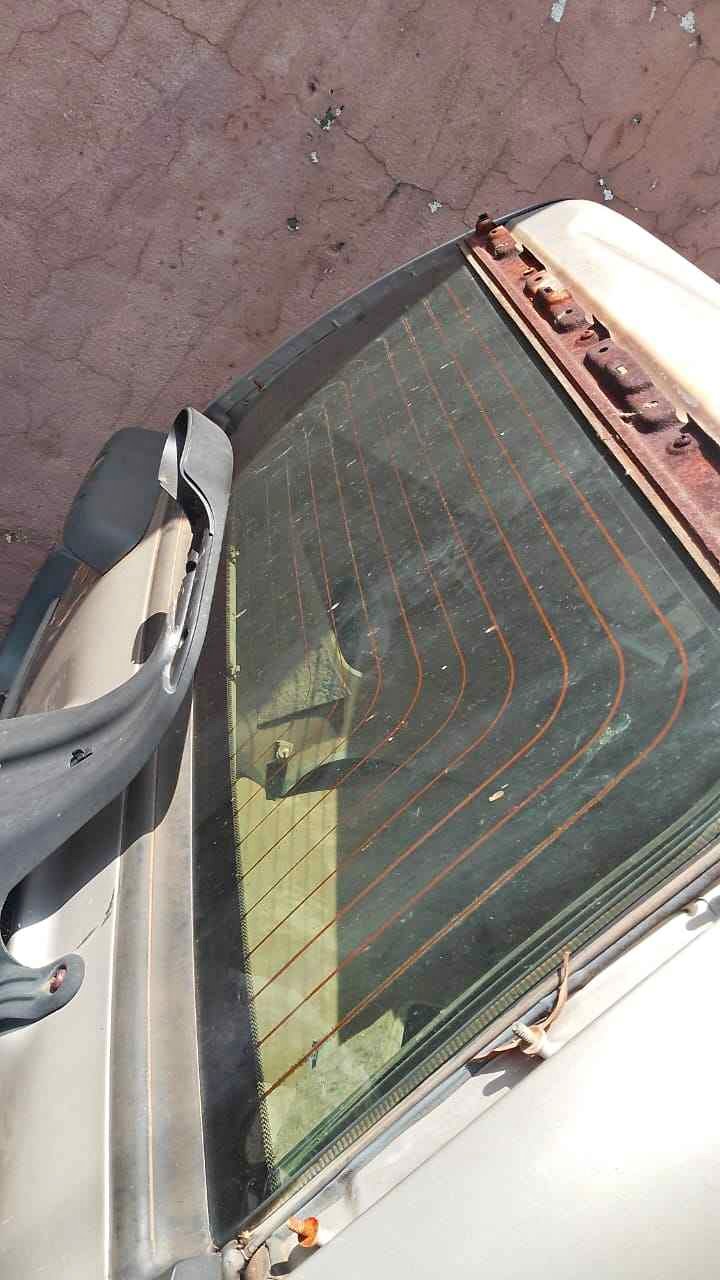 Land Rover Freelander rear windscreen - Private Seller Land Rover Freelander rear windscreen - Private Seller