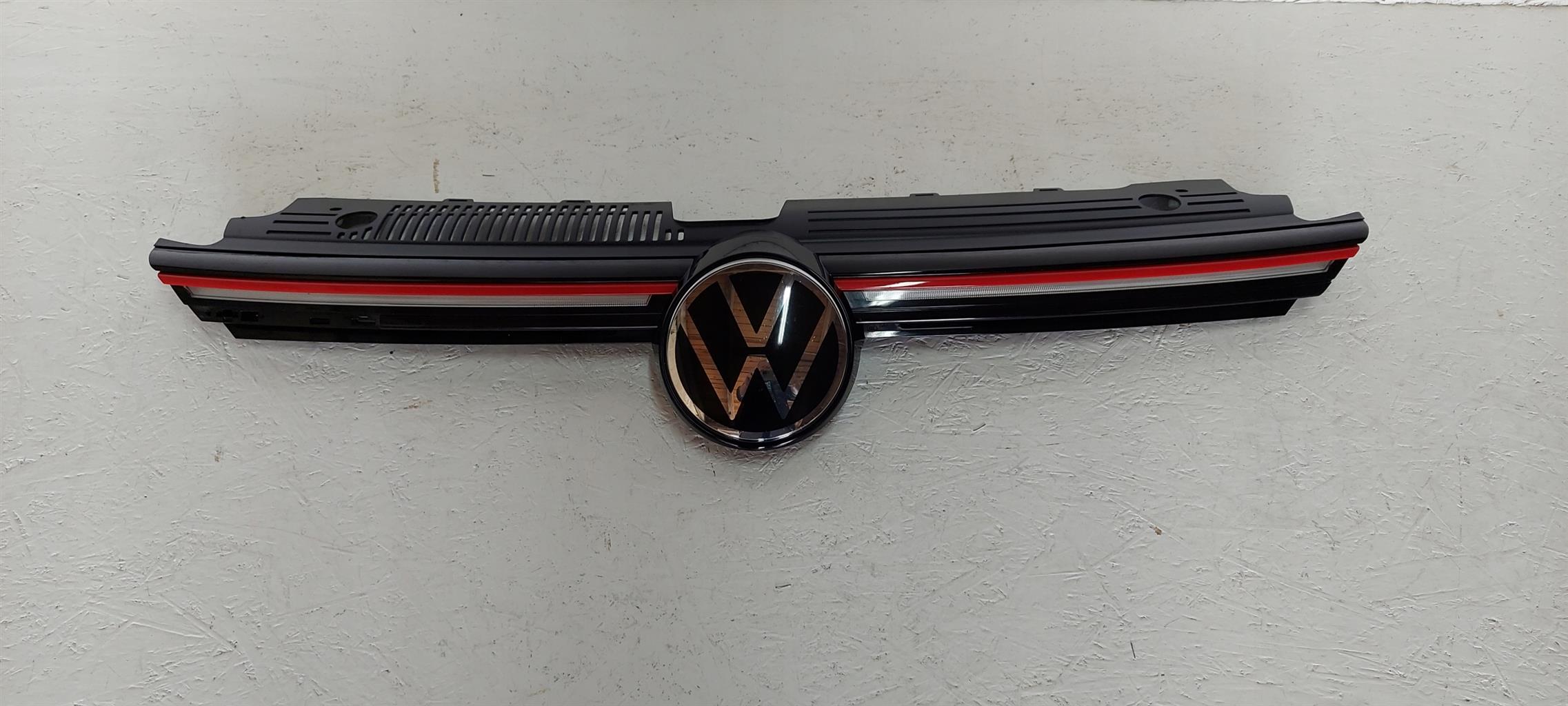 VW Golf 8 GTI Front Grille with LED Light Bar | 5H0 853 651T | 2022–2024 - Private Seller VW Golf 8 GTI Front Grille with LED Light Bar | 5H0 853 651T | 2022–2024 - Private Seller