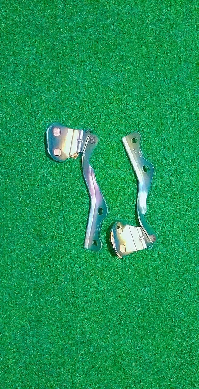 BONNET HINGES FOR RENAULT KWID - Private Seller BONNET HINGES FOR RENAULT KWID - Private Seller