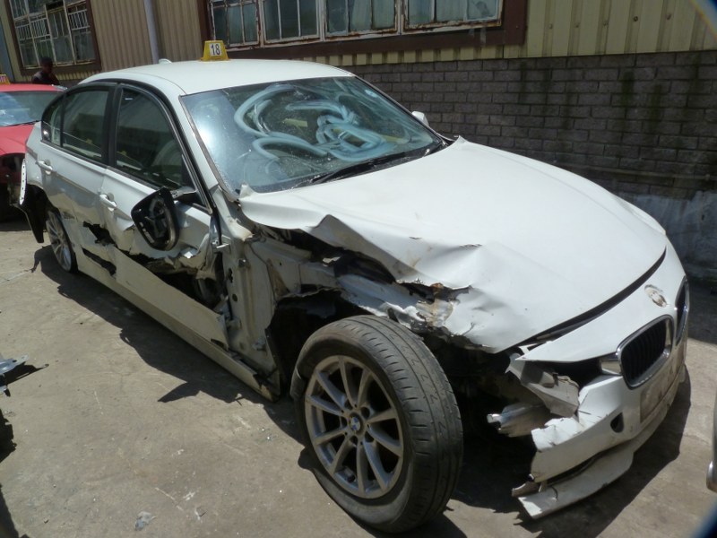 BMW 320i F30 2.0 AT N20 - 2013 SPARESBOYZ STRIPPING FOR SPARES - Private Seller