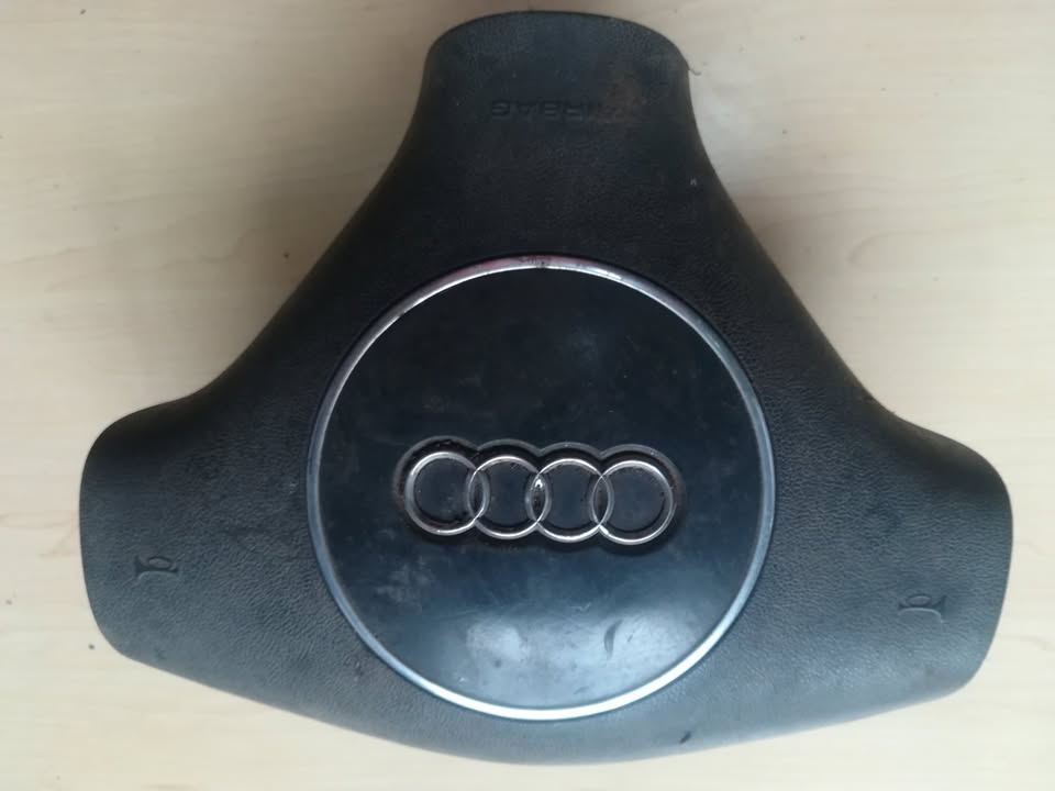 AUDI A4 B6 AIRBAG - Private Seller AUDI A4 B6 AIRBAG - Private Seller