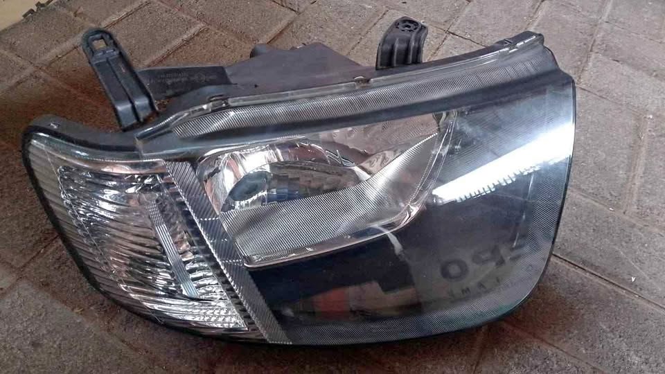 Mitsubishi Triton 2007-2009 RHS headlight - Private Seller Mitsubishi Triton 2007-2009 RHS headlight - Private Seller