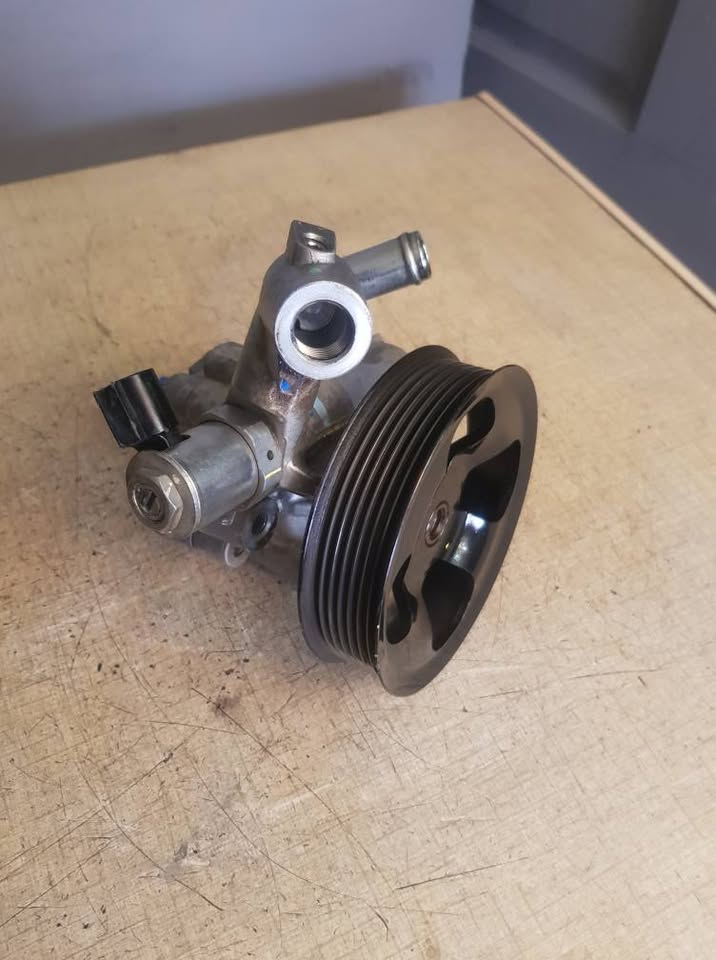 TOYOTA HILUX 1GD OR 2GD POWER STEERING PUMP FORSALE - Private Seller TOYOTA HILUX 1GD OR 2GD POWER STEERING PUMP FORSALE - Private Seller