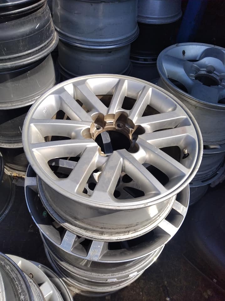 Toyota fortuner 17 inch rims - Private Seller Toyota fortuner 17 inch rims - Private Seller