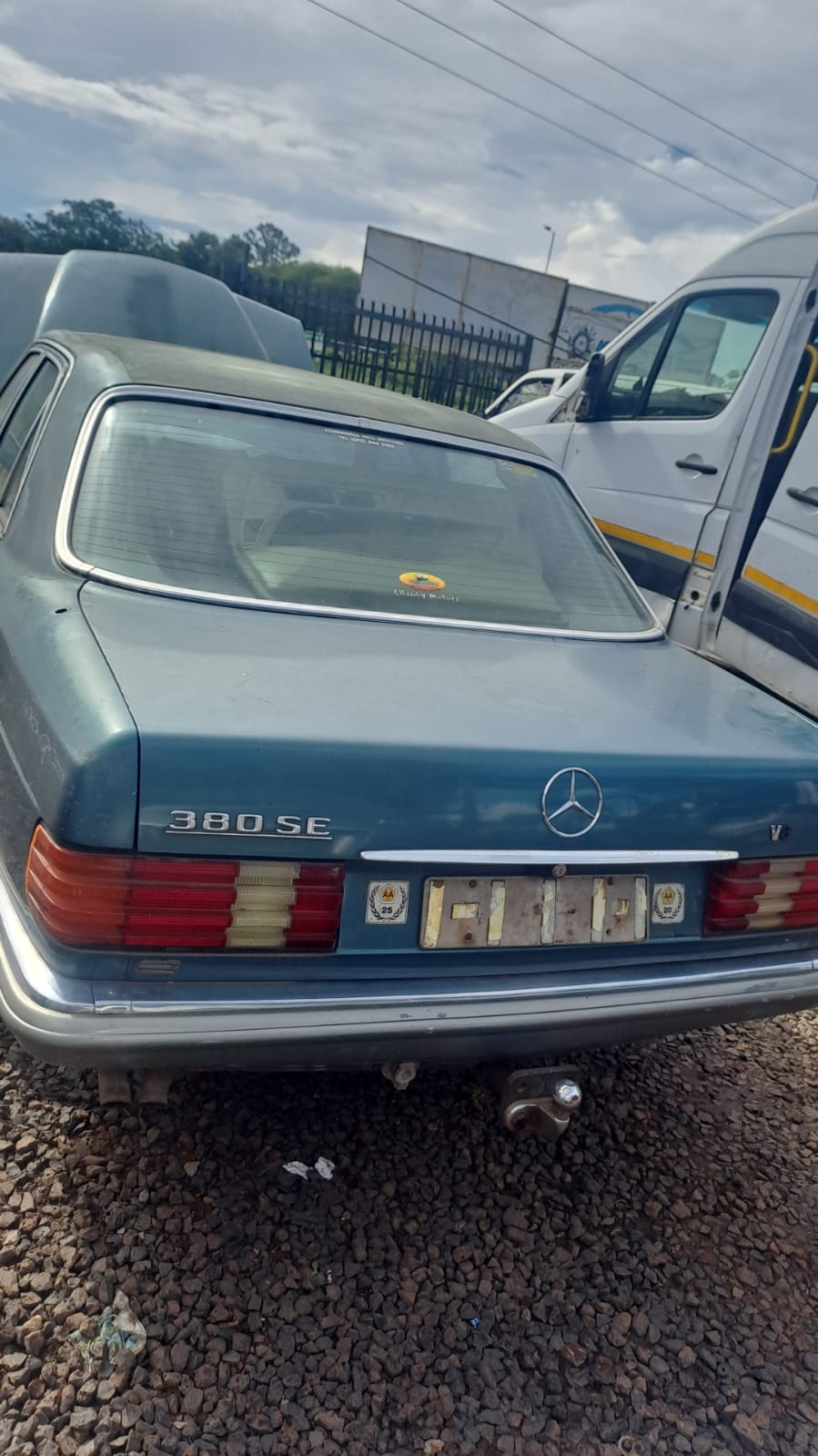 W126. 380 SEC 4 Door available for stripping parts - Private Seller W126. 380 SEC 4 Door available for stripping parts - Private Seller