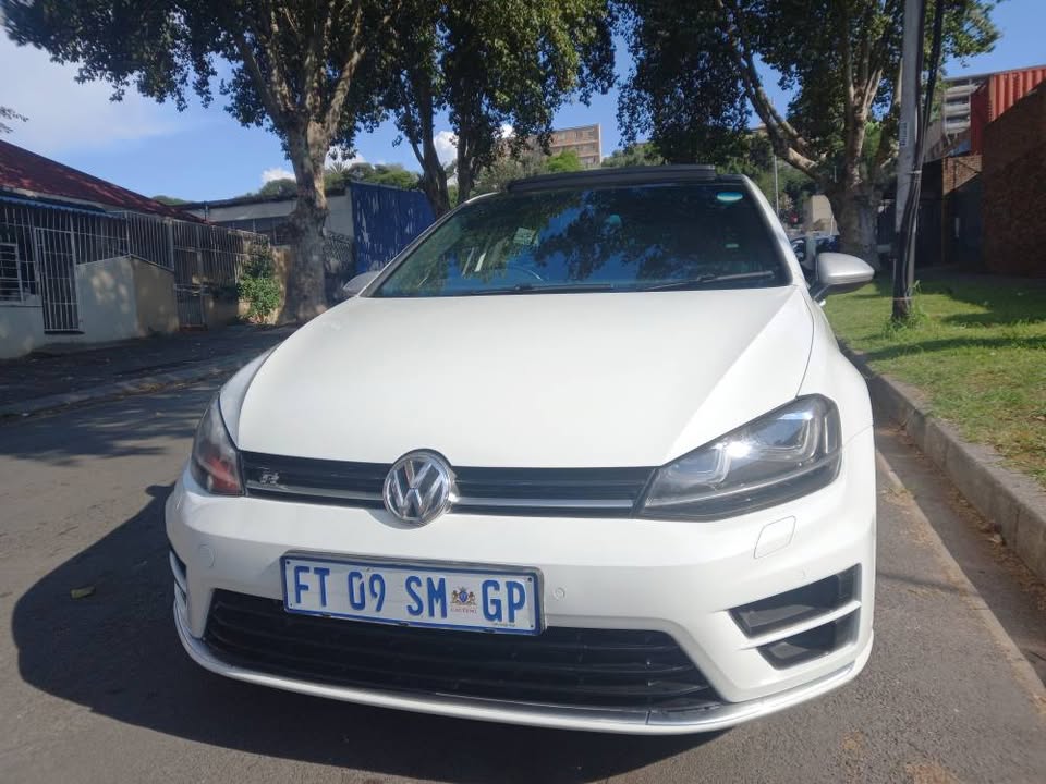 VW GOLF 7R 2017 Model. 2.0 Engine Petrol, Automatic DSG, White Color, Mileage 62000kms,