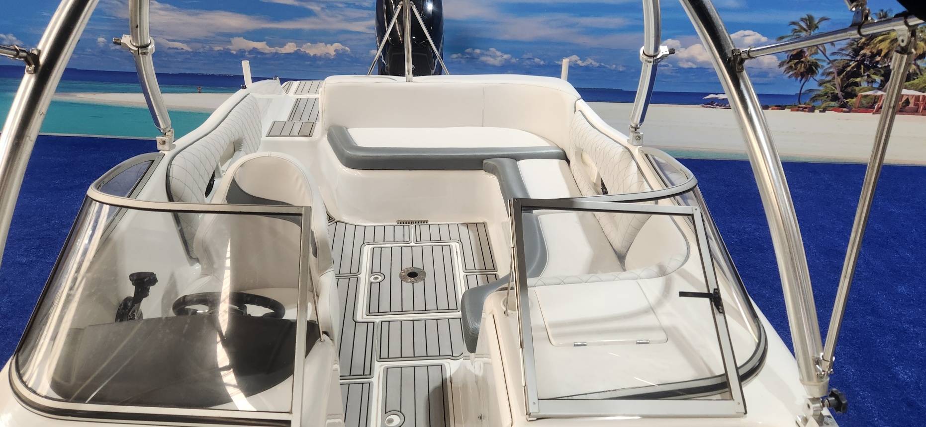 CLASSIC 230 ON TRAILER 300 HP MERCURY VERADO 4 STROKE