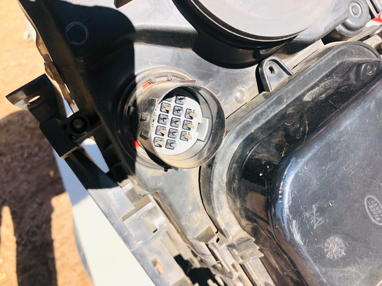 Land Rover Freelander 2 left side headlight - Private Seller Land Rover Freelander 2 left side headlight - Private Seller