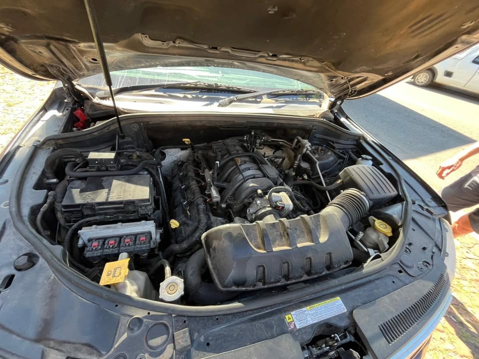 2013 JEEP GRAND CHEROKEE 5.7 WK2 STRIPPING - Private Seller 2013 JEEP GRAND CHEROKEE 5.7 WK2 STRIPPING - Private Seller