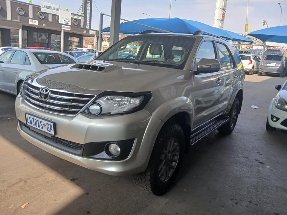 2006 TOYOTA FORTUNER 3.0 D4D (DIESEL) 4X4 MANUAL