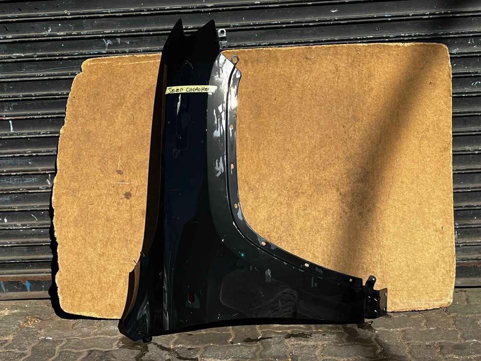 JEEP CHEROKEE RIGHT SIDE FENDER BLACK FOR SALE NOW - Private Seller JEEP CHEROKEE RIGHT SIDE FENDER BLACK FOR SALE NOW - Private Seller