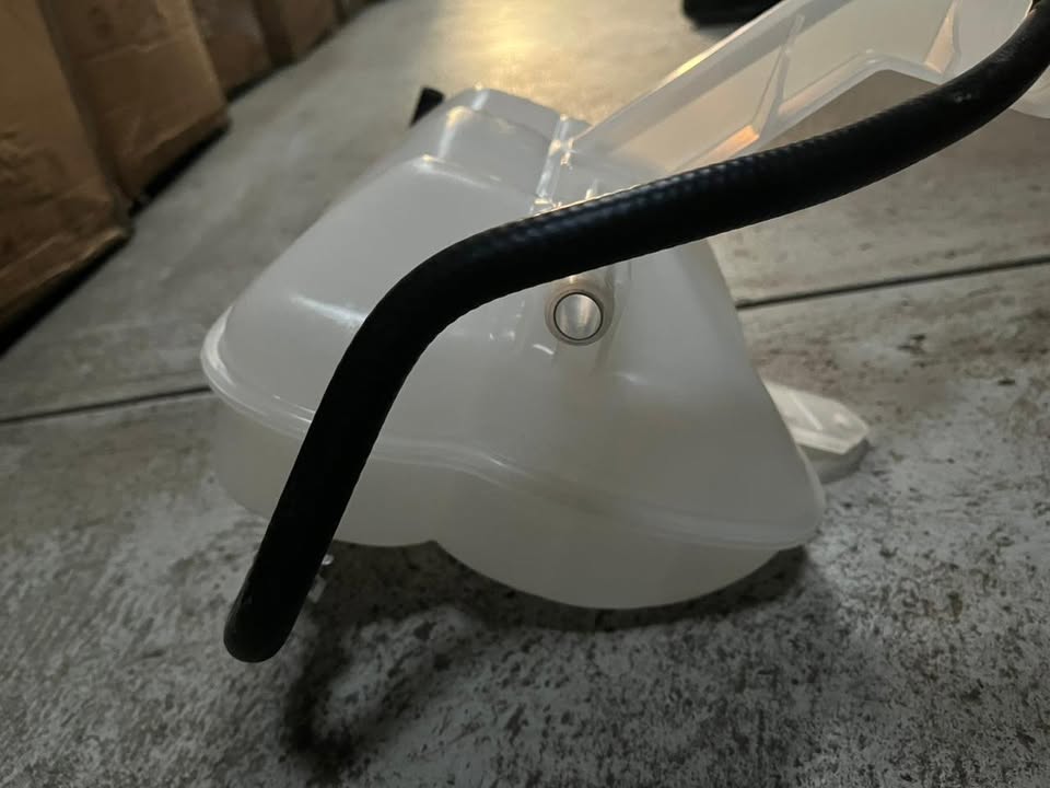 Jeep Grand Cherokee Wk2 Expansion Tank In Stock - Call: - Private Seller Jeep Grand Cherokee Wk2 Expansion Tank In Stock - Call: - Private Seller