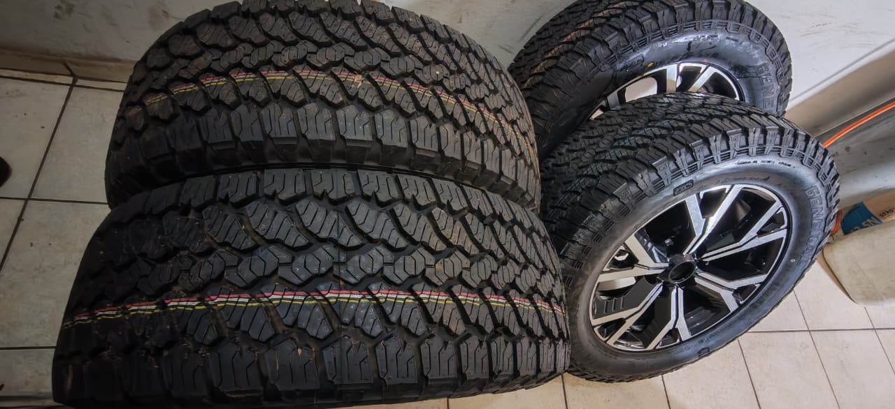 18inch ISUZU V-Cross/X-Rider original mags for newer models with 265/60/18  Gene - Private Seller