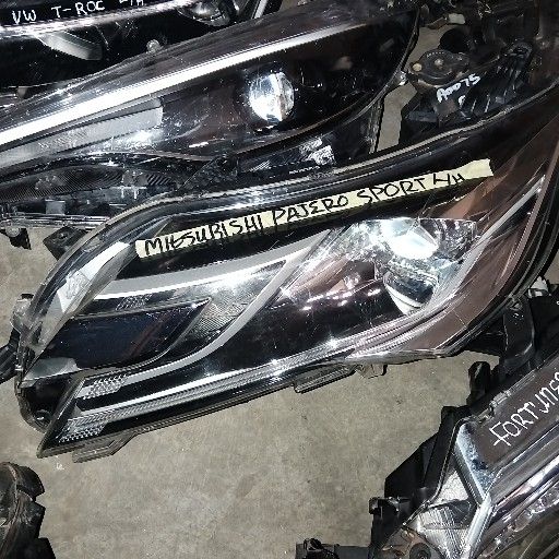 mitshibish pajero sport headlight - Private Seller mitshibish pajero sport headlight - Private Seller