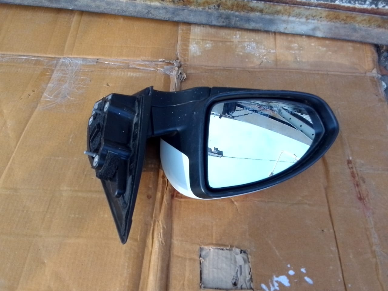 (2011-2015) CHEVROLET CRUZ LEFT SIDE MIRROR FOR SALE - Private Seller (2011-2015) CHEVROLET CRUZ LEFT SIDE MIRROR FOR SALE - Private Seller