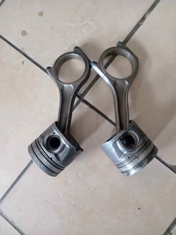 Land rover discovery 3 tdv6 diesel conrod with piston selling