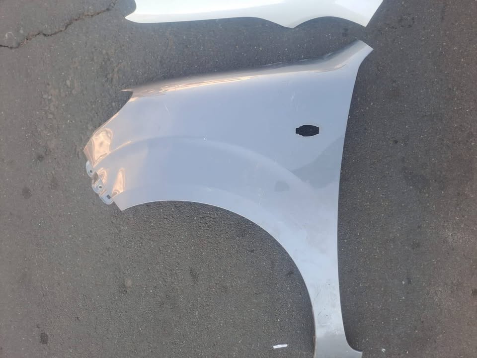 TOYOTA YARIS SEDAN FRONT LEFT AND RIGHT FENDER R10 - Private Seller TOYOTA YARIS SEDAN FRONT LEFT AND RIGHT FENDER R10 - Private Seller