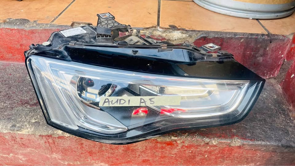Audi A3 headlight - Private Seller Audi A3 headlight - Private Seller