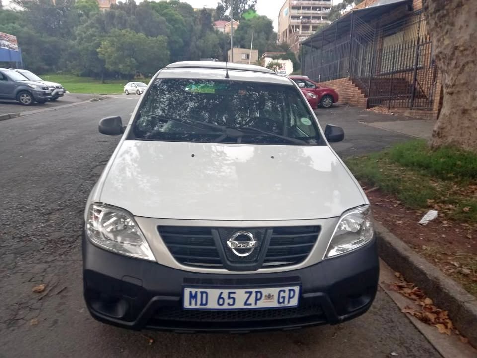 2018 Nissan Np200 1.6 Petrol, Manual, White Color, Mileage 77000kms